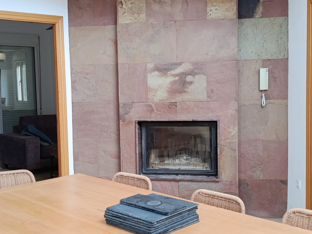 5 Bed Townhouse for sale in Elda Costa Blanca, Alicante, Spain
