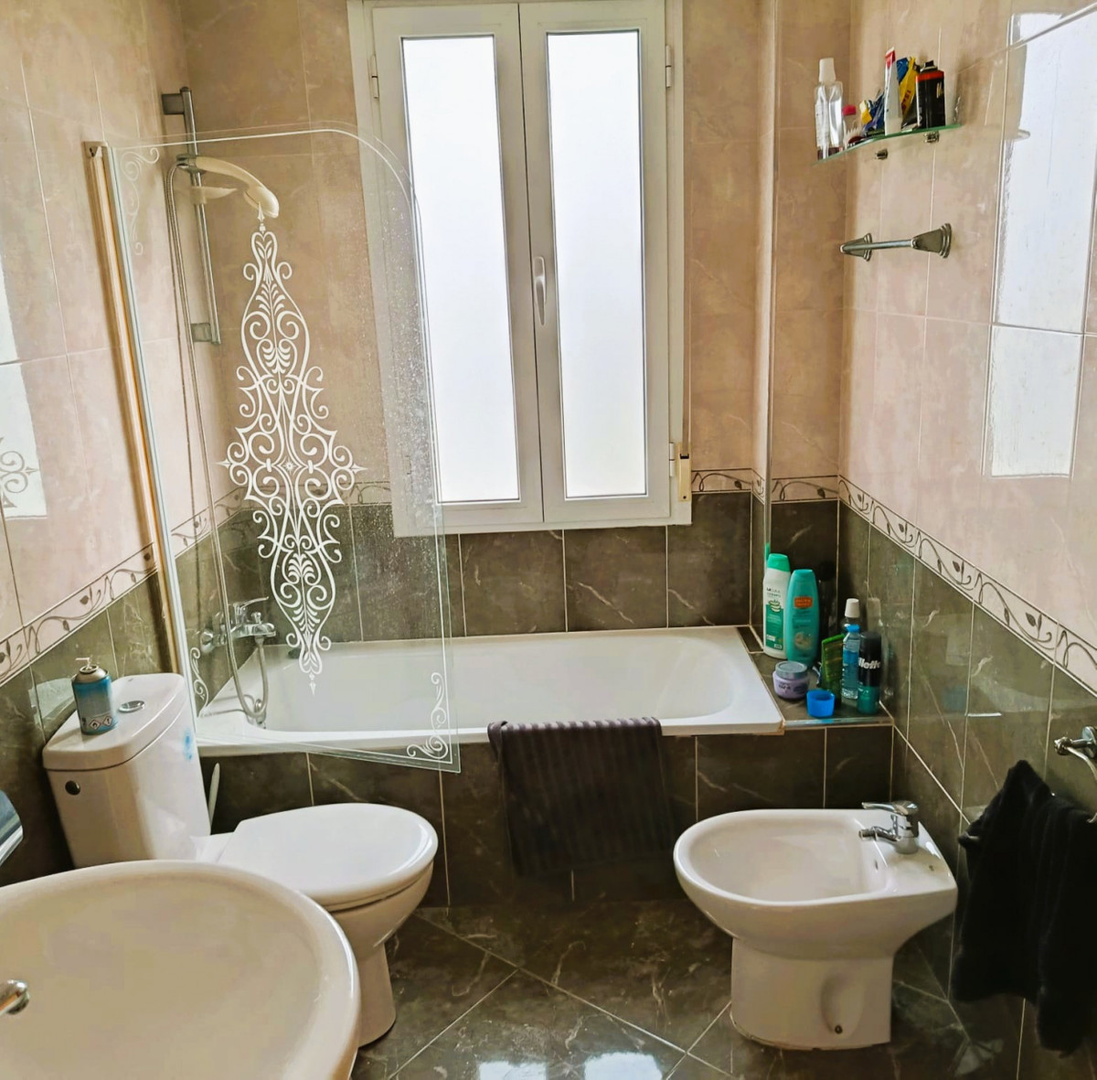 5 Bed Townhouse for sale in Elda Costa Blanca, Alicante, Spain