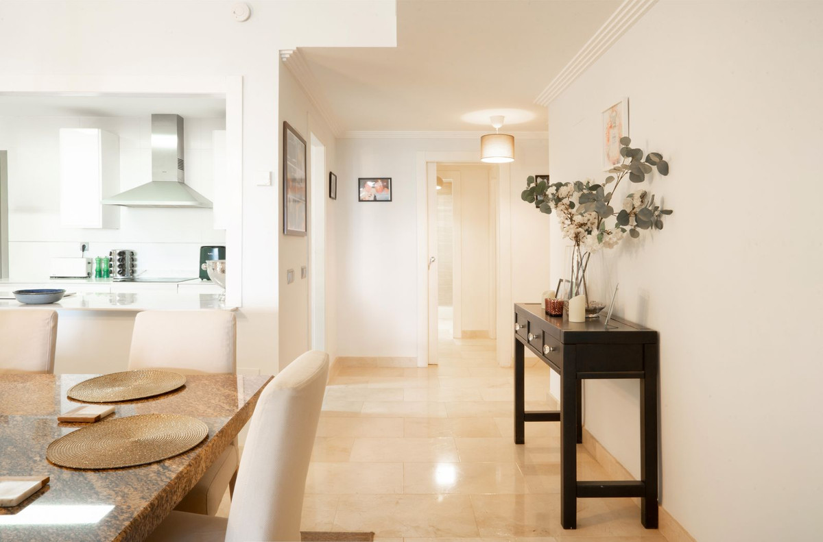 3 Bed Apartment for sale in Benahavís Costa Del Sol, Málaga, Spain