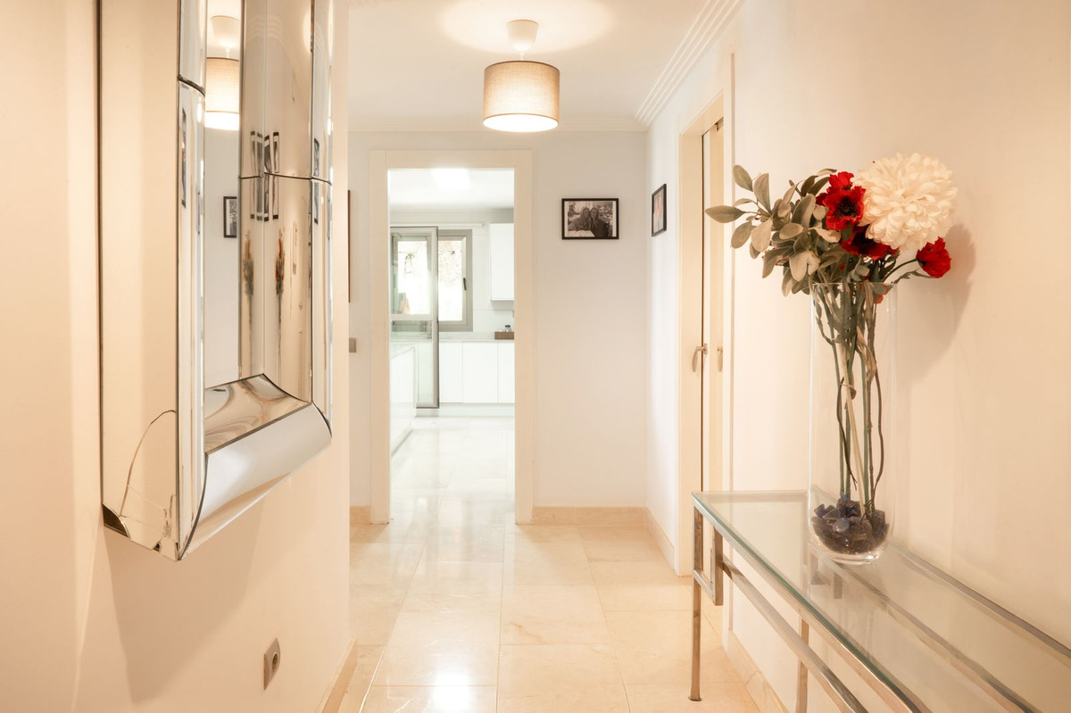 3 Bed Apartment for sale in Benahavís Costa Del Sol, Málaga, Spain