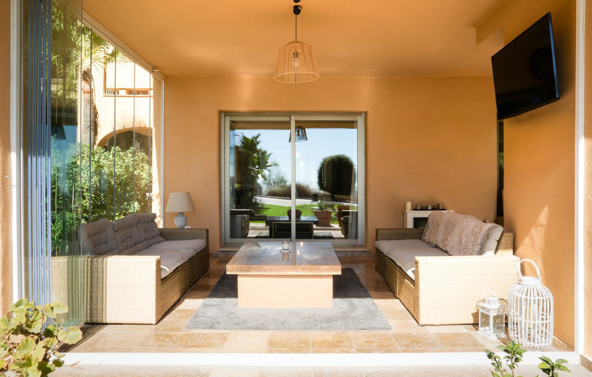3 Bed Apartment for sale in Benahavís Costa Del Sol, Málaga, Spain