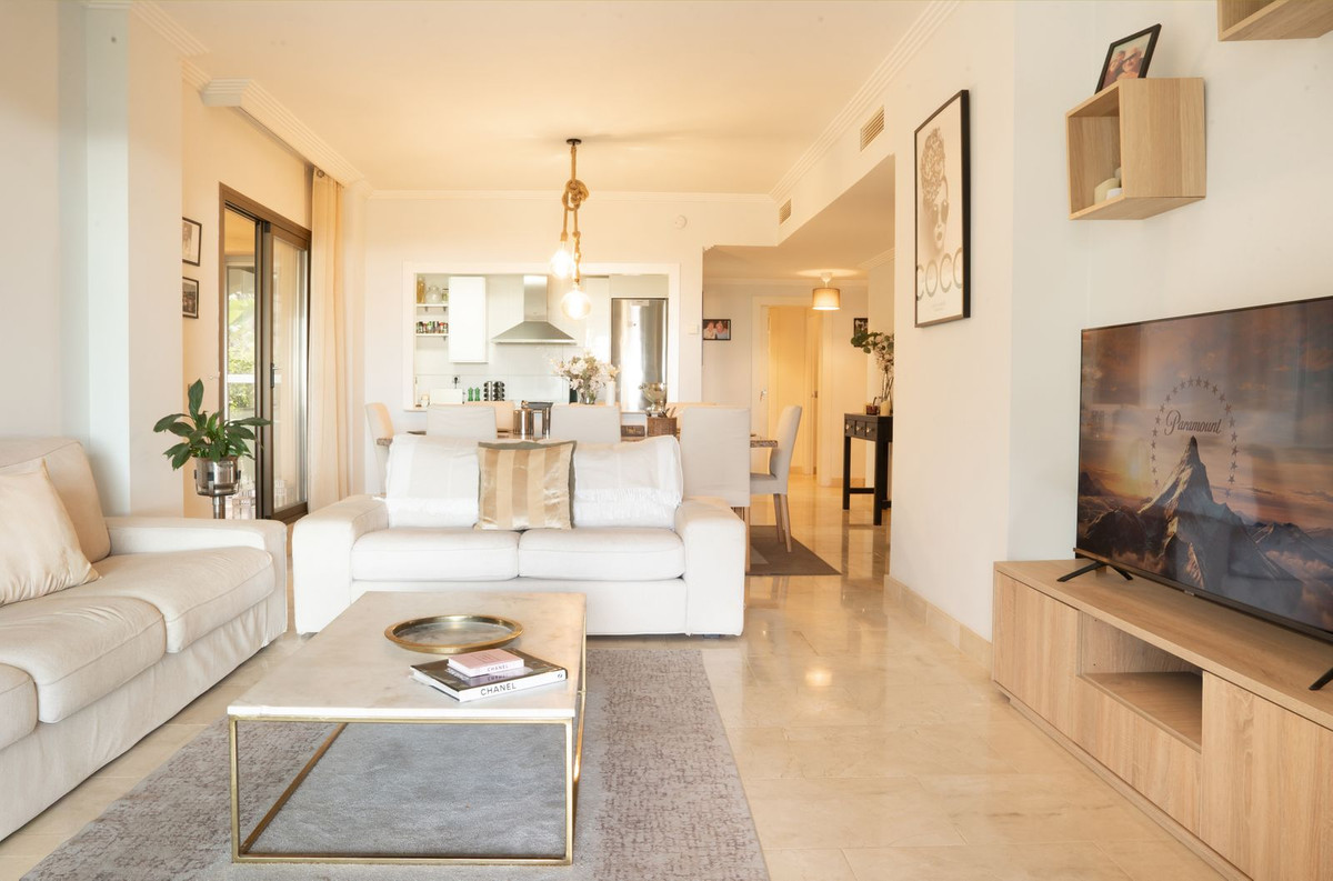 3 Bed Apartment for sale in Benahavís Costa Del Sol, Málaga, Spain