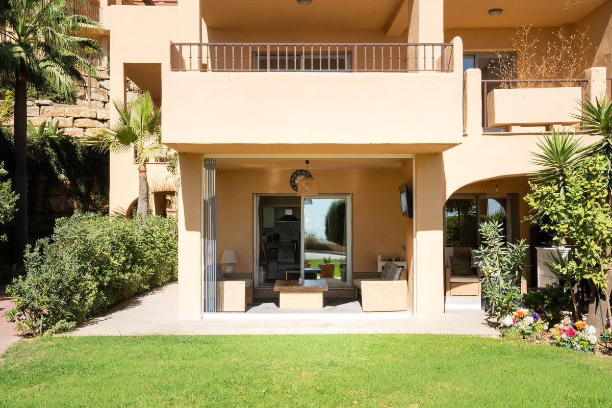 3 Bed Apartment for sale in Benahavís Costa Del Sol, Málaga, Spain