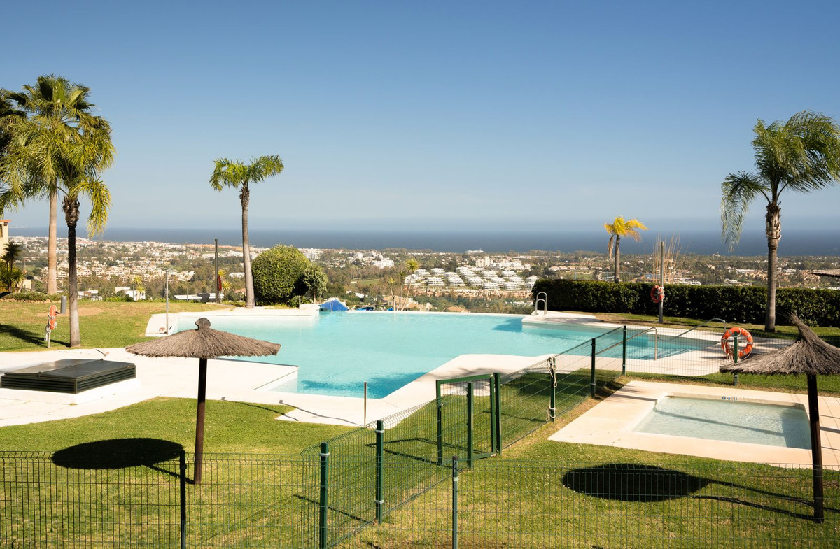 3 Bed Apartment for sale in Benahavís Costa Del Sol, Málaga, Spain