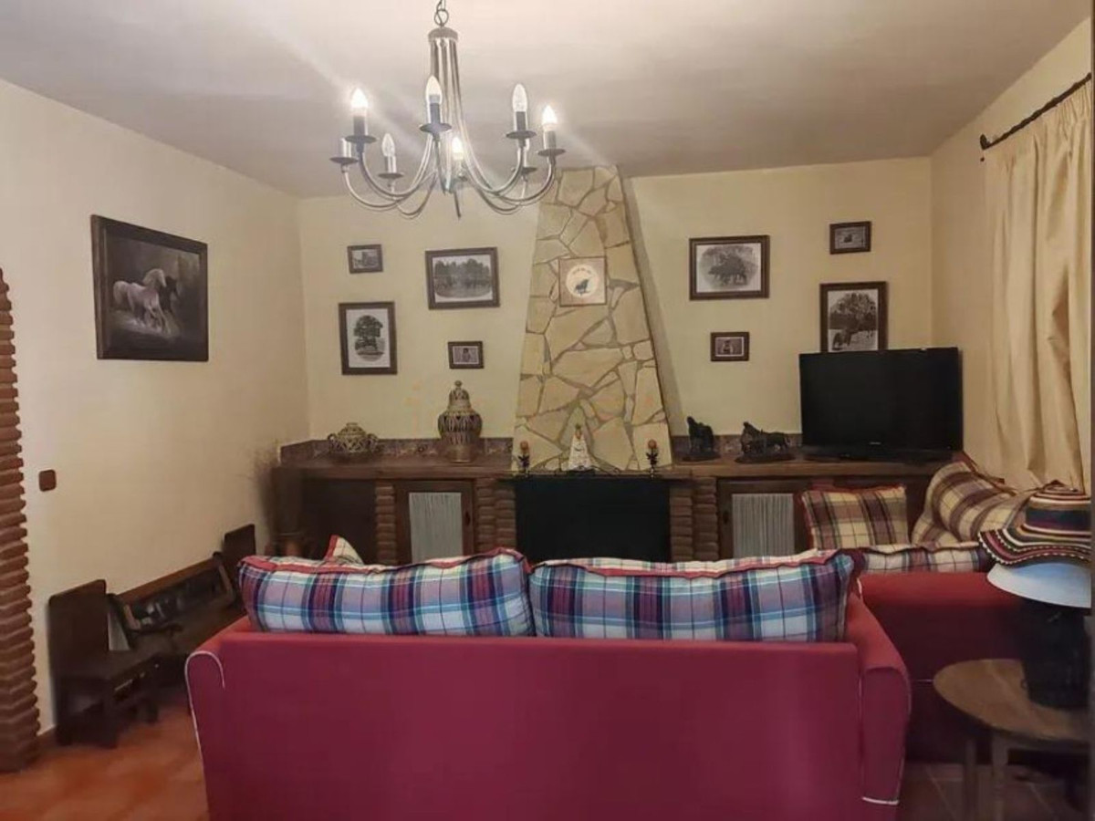 2 Bed Townhouse for sale in Monda Costa Del Sol, Málaga, Spain