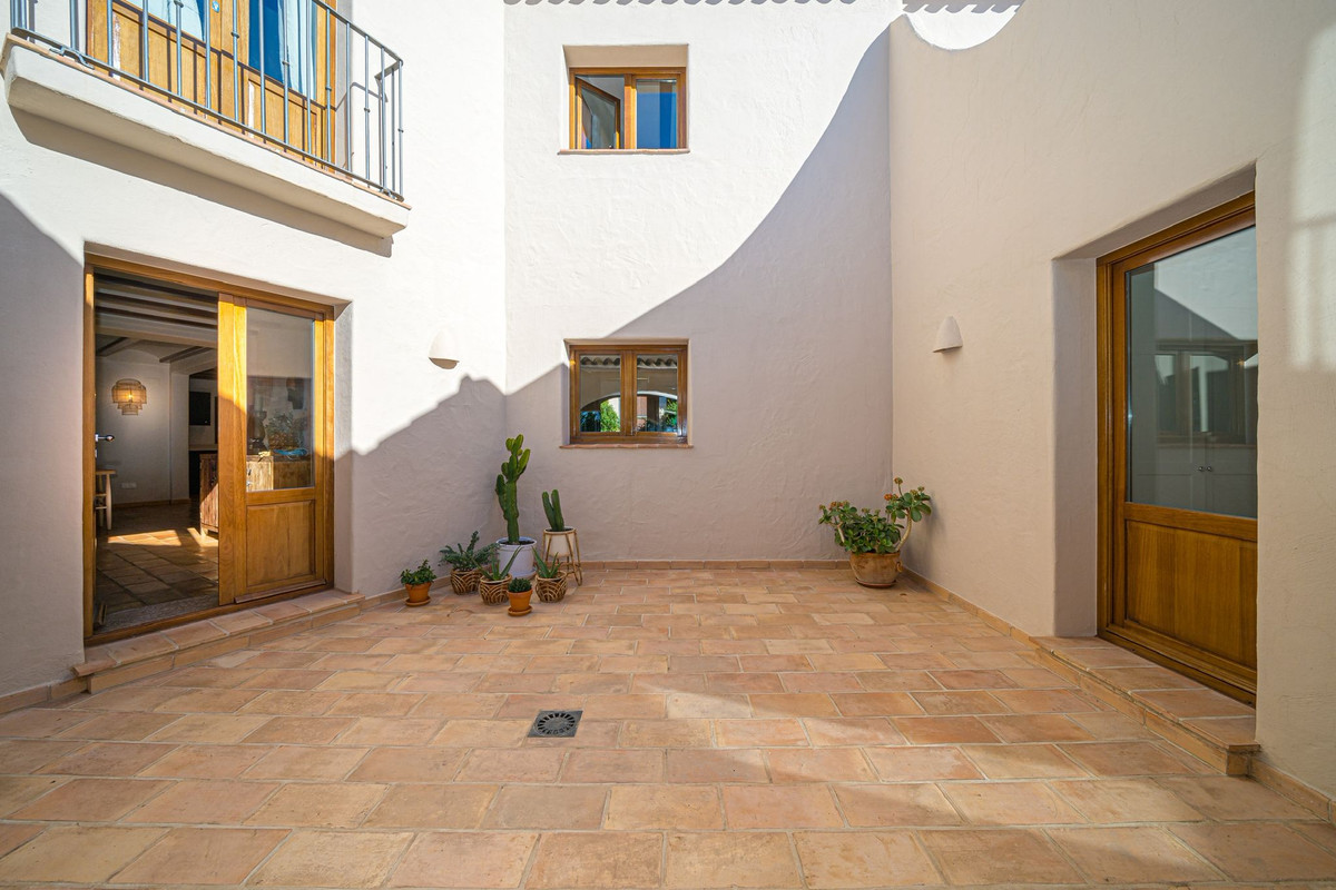 5 Bed Townhouse for sale in Javea Costa Blanca, Alicante, Spain