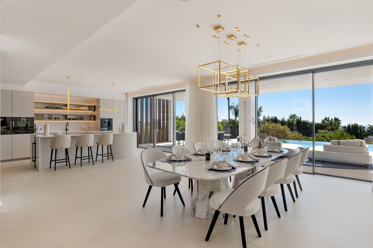 Se vende Villa - Chalet de 5 dormitorios en Costa Del Sol, Málaga, España
