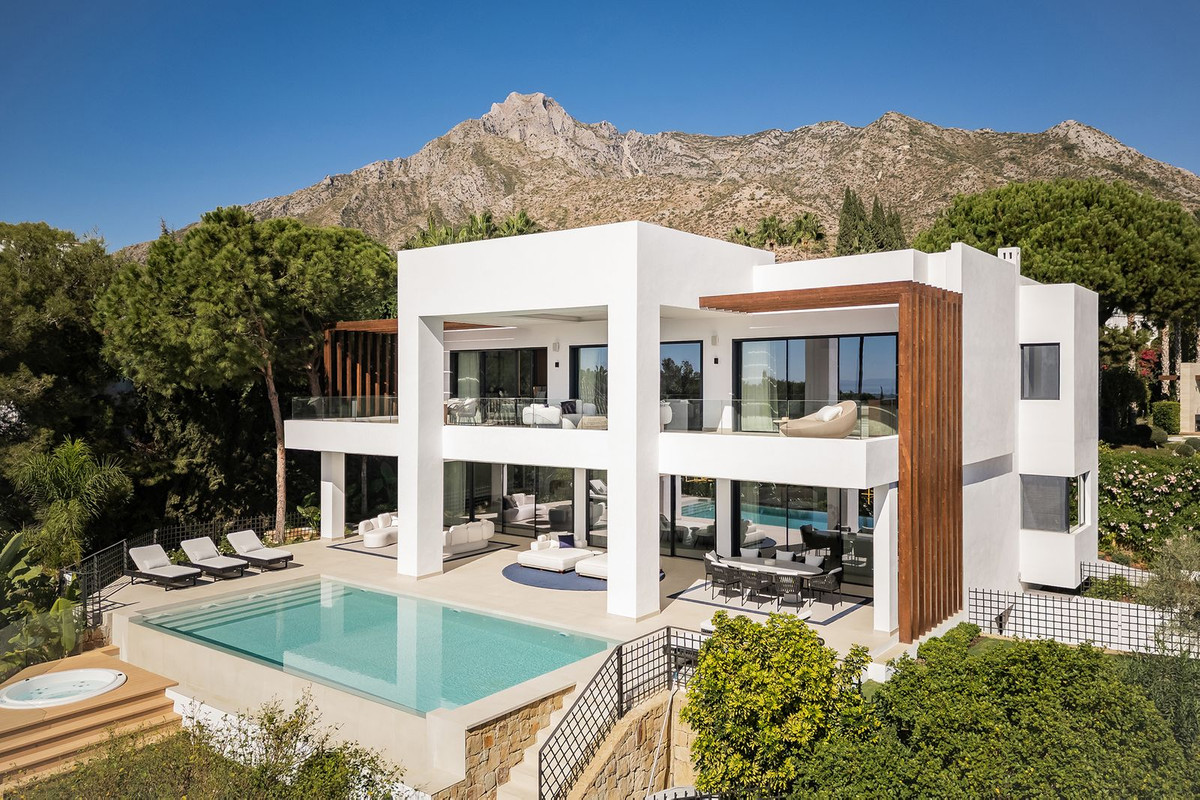 Se vende Villa - Chalet de 5 dormitorios en Costa Del Sol, Málaga, España