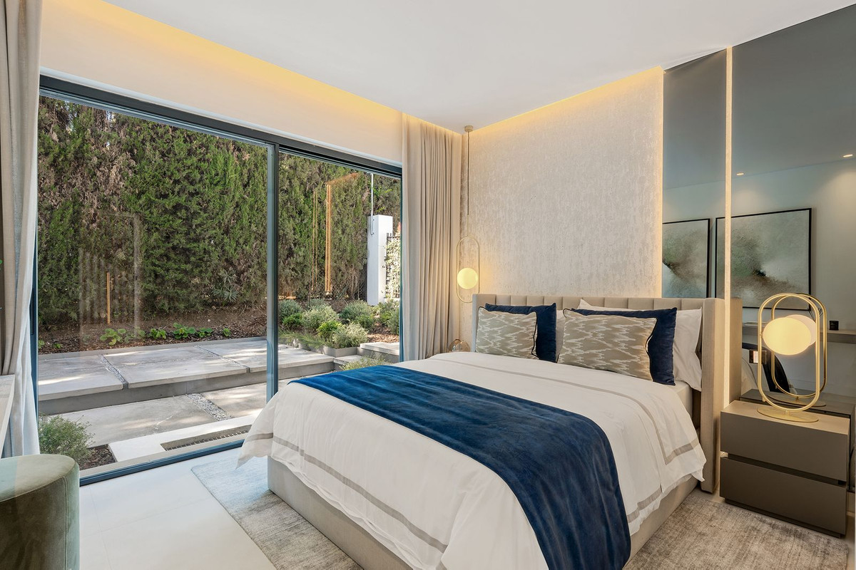 Se vende Villa - Chalet de 5 dormitorios en Costa Del Sol, Málaga, España