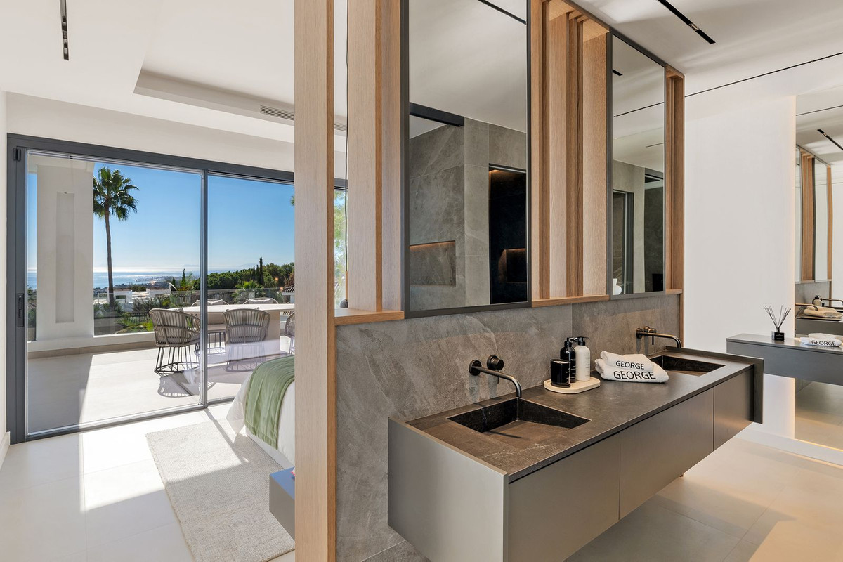 Se vende Villa - Chalet de 5 dormitorios en Costa Del Sol, Málaga, España