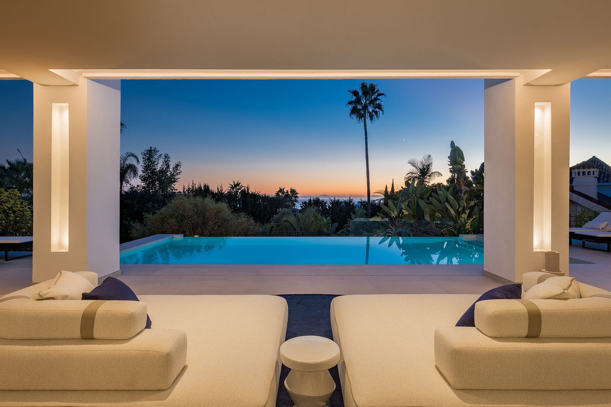 Se vende Villa - Chalet de 5 dormitorios en Costa Del Sol, Málaga, España