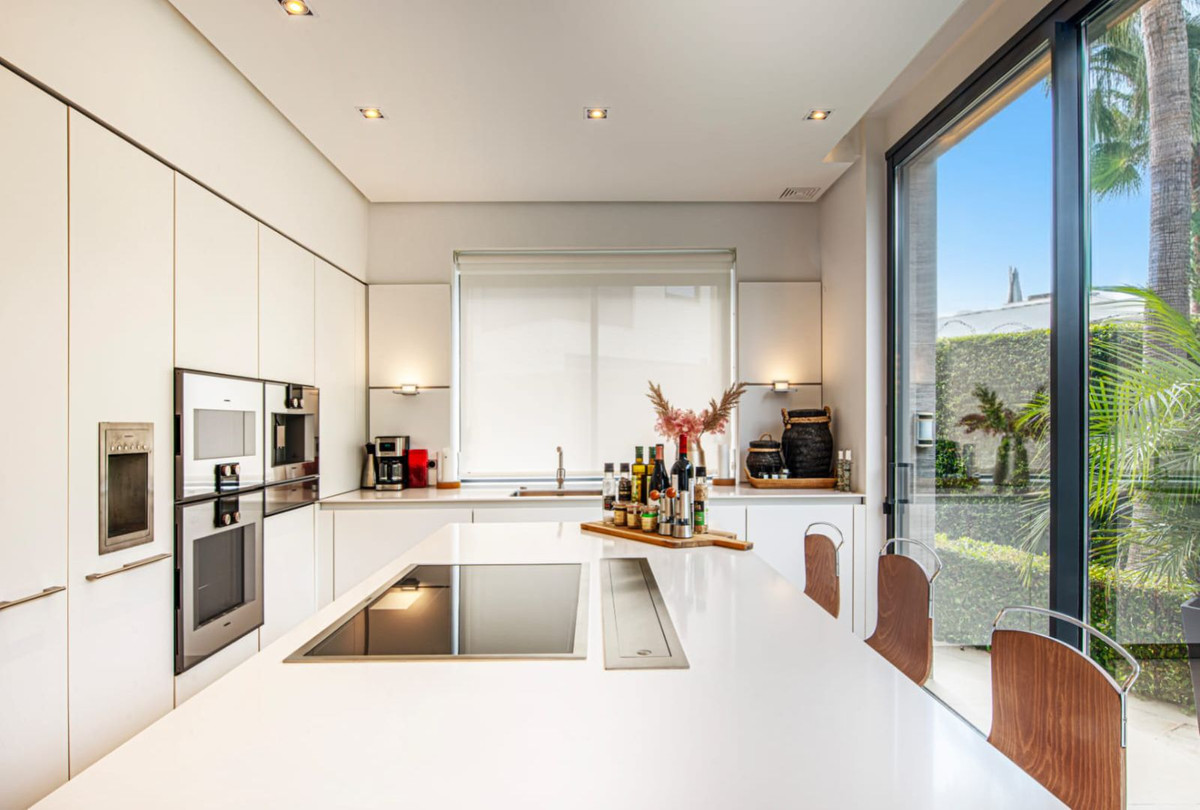 Se vende Villa - Chalet de 5 dormitorios en Costa Del Sol, Málaga, España