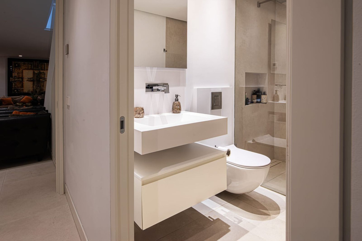 Se vende Villa - Chalet de 5 dormitorios en Costa Del Sol, Málaga, España