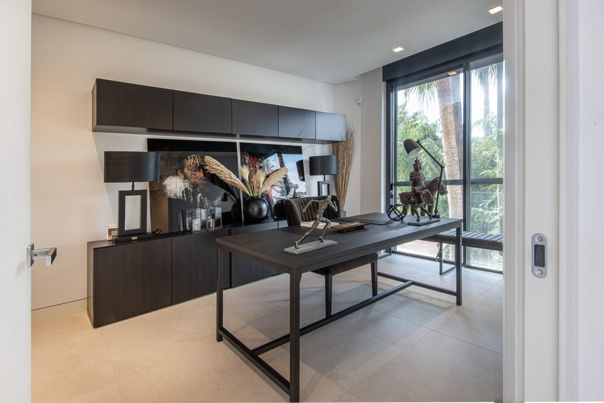 Se vende Villa - Chalet de 5 dormitorios en Costa Del Sol, Málaga, España