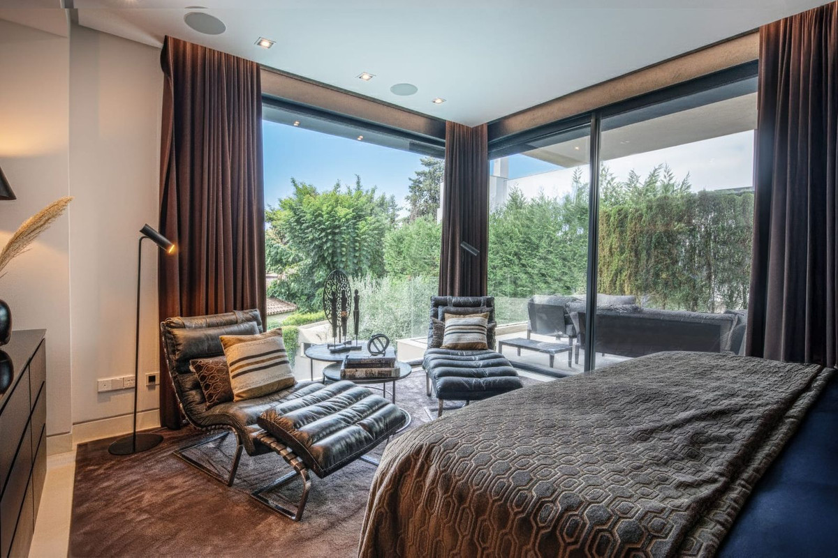 Se vende Villa - Chalet de 5 dormitorios en Costa Del Sol, Málaga, España