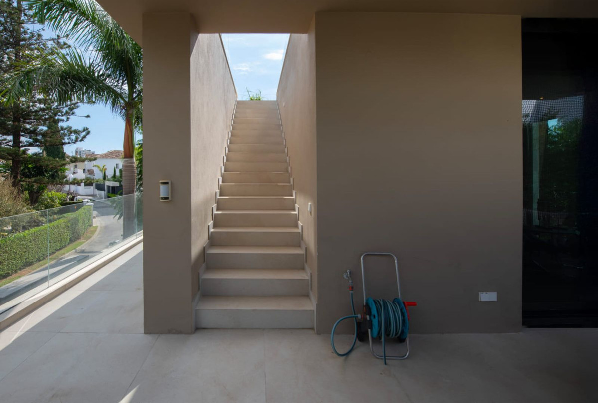 Se vende Villa - Chalet de 5 dormitorios en Costa Del Sol, Málaga, España