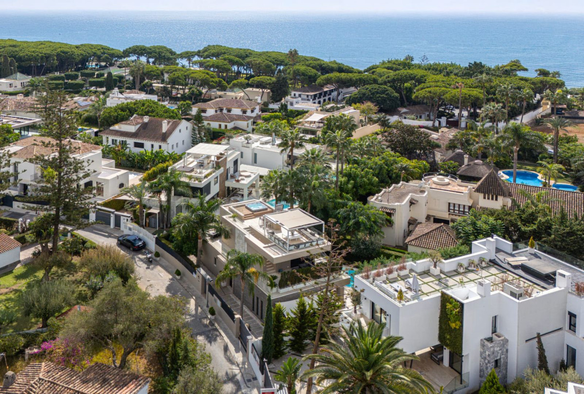 Se vende Villa - Chalet de 5 dormitorios en Costa Del Sol, Málaga, España