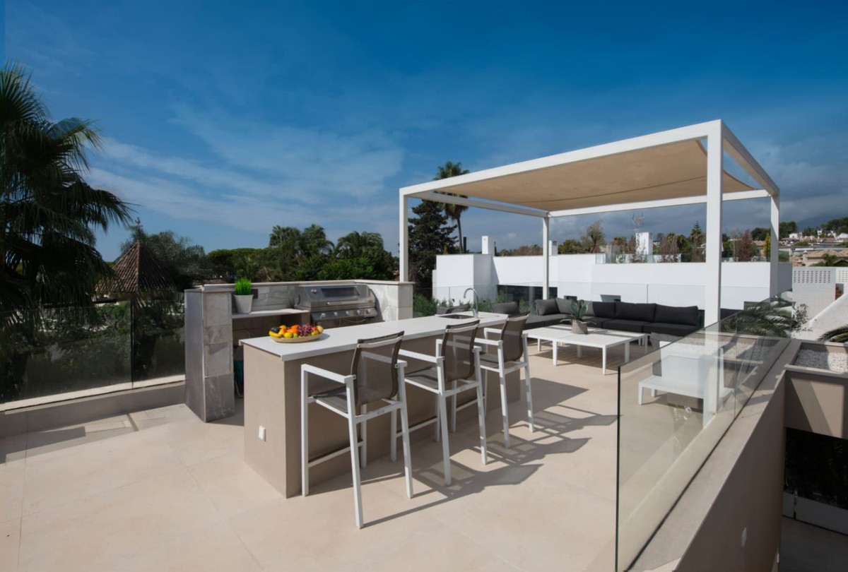 Se vende Villa - Chalet de 5 dormitorios en Costa Del Sol, Málaga, España