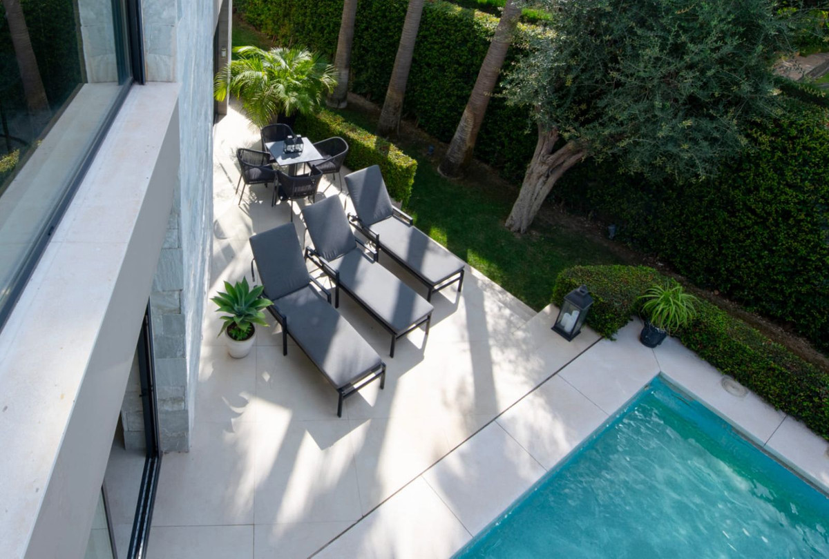 Se vende Villa - Chalet de 5 dormitorios en Costa Del Sol, Málaga, España