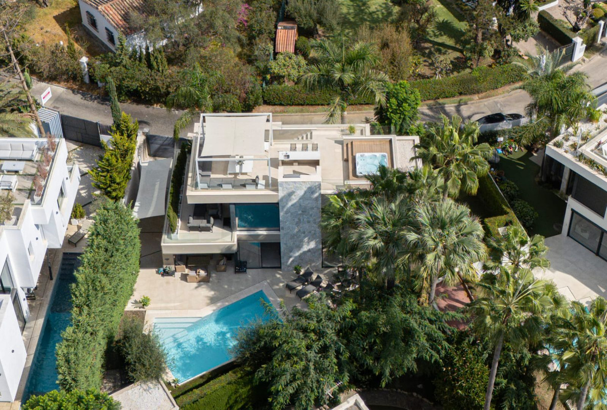 Se vende Villa - Chalet de 5 dormitorios en Costa Del Sol, Málaga, España