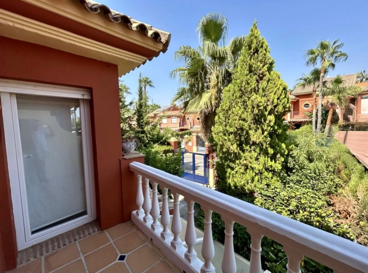 4 Bed Townhouse for sale in Estepona Costa Del Sol, Málaga, Spain
