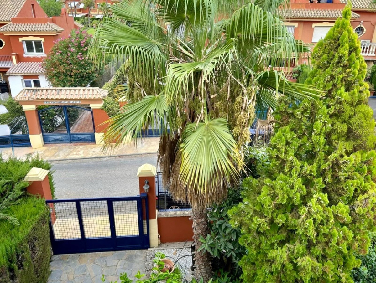 4 Bed Townhouse for sale in Estepona Costa Del Sol, Málaga, Spain