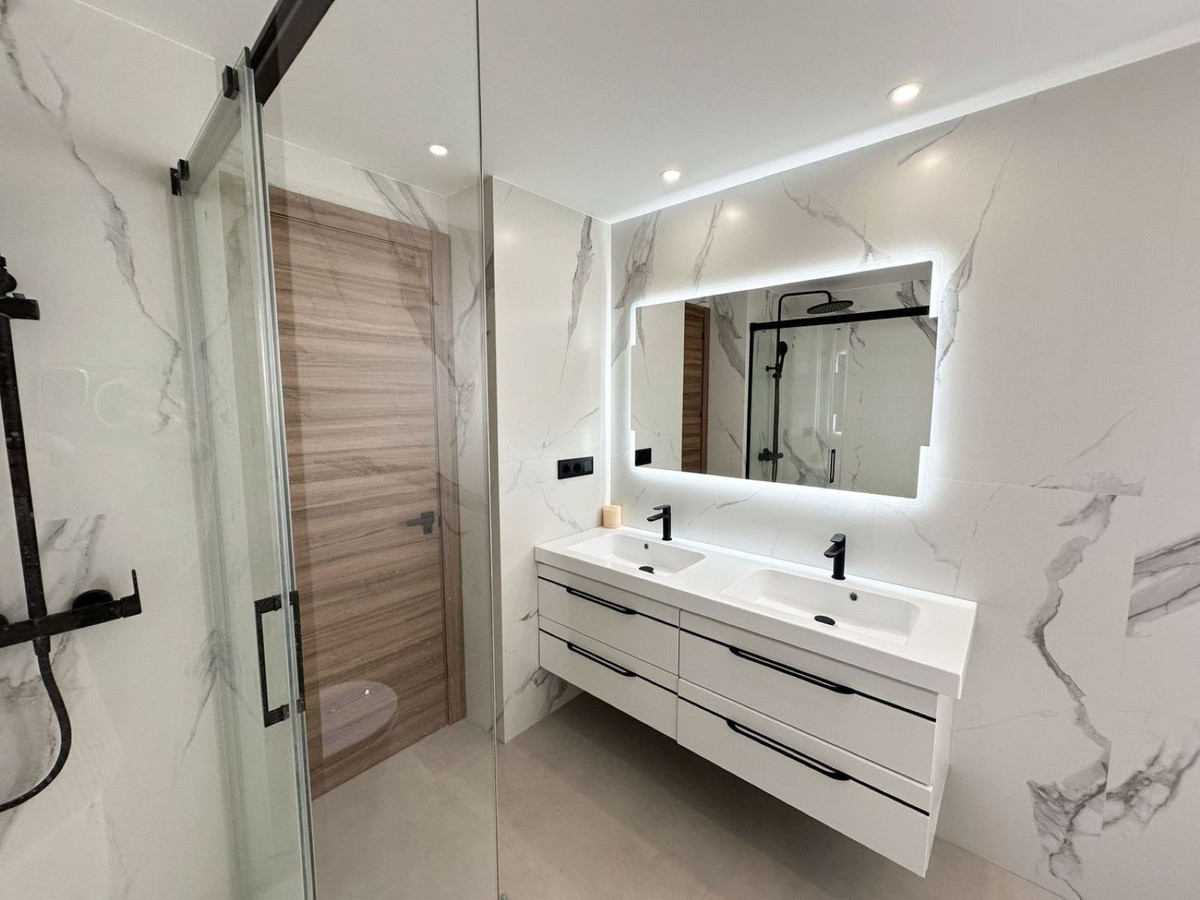 3 Bed Apartment for sale in San Pedro De Alcántara Costa Del Sol, Málaga, Spain