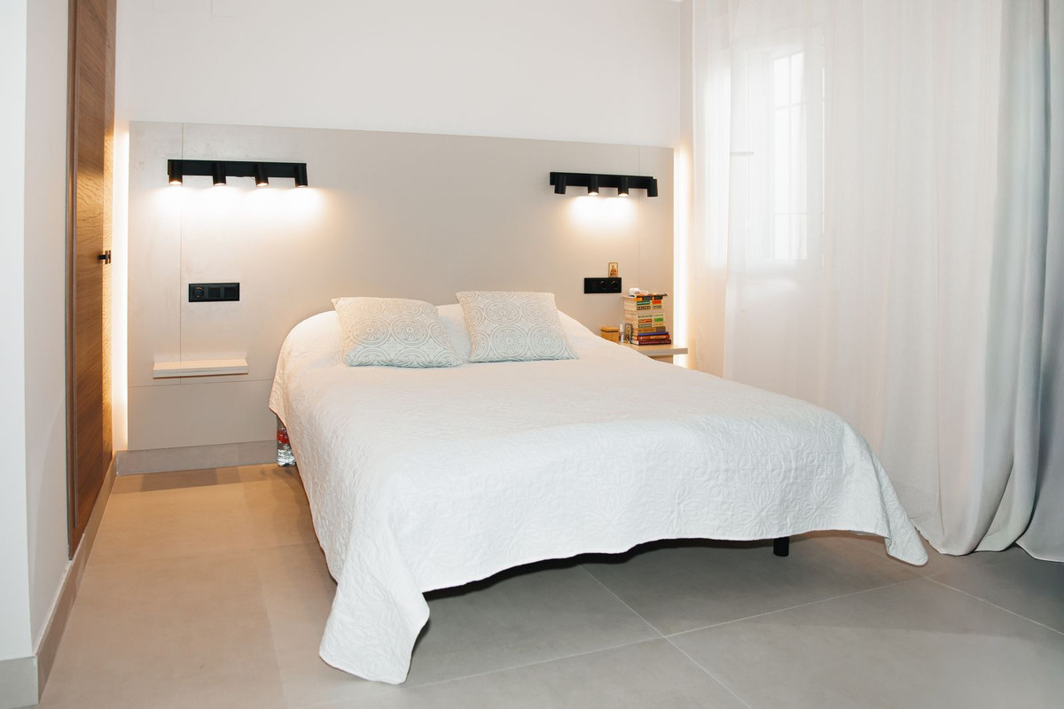 3 Bed Apartment for sale in San Pedro De Alcántara Costa Del Sol, Málaga, Spain