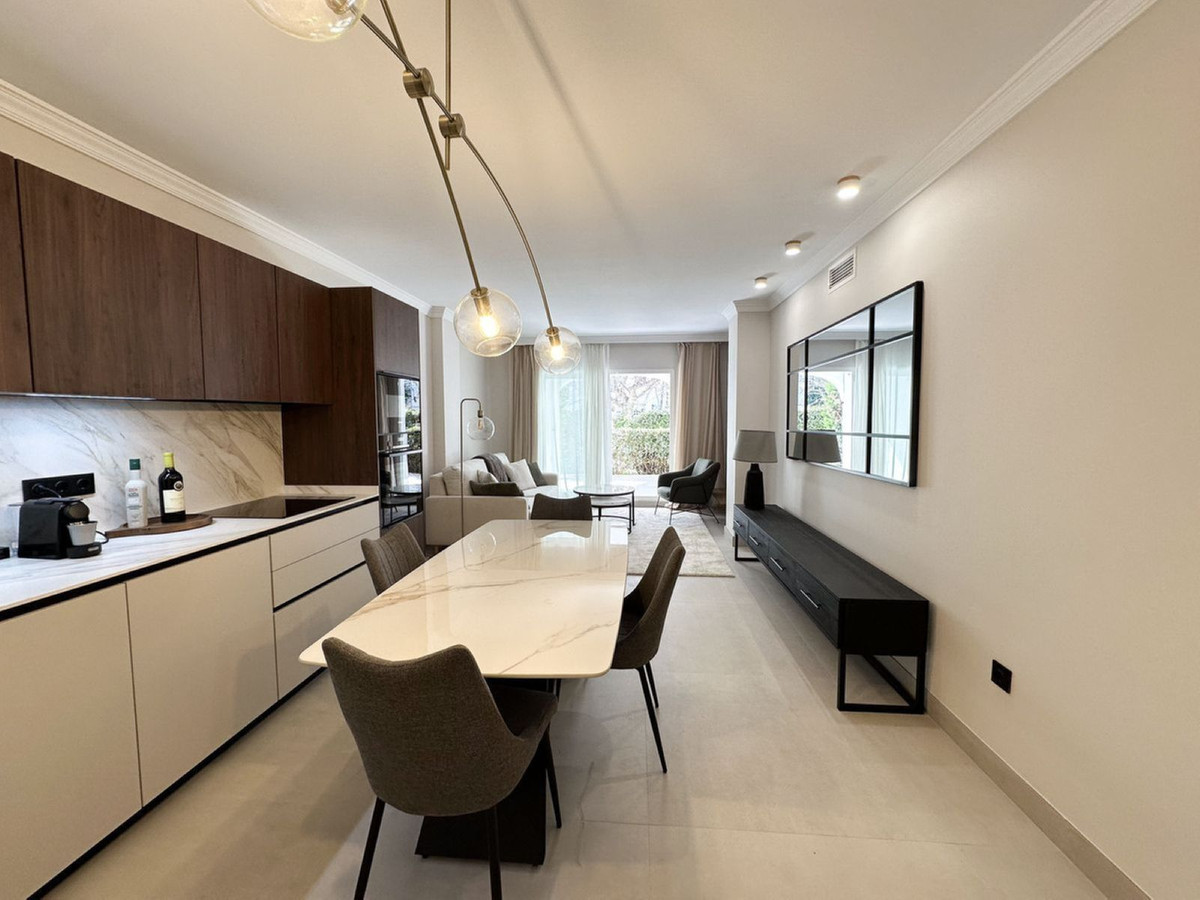 3 Bed Apartment for sale in San Pedro De Alcántara Costa Del Sol, Málaga, Spain