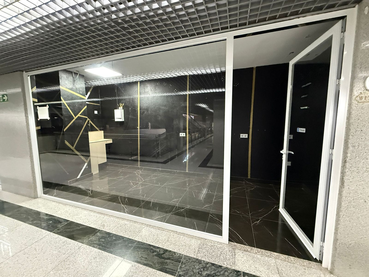 Se vende Local comercial  en Costa Del Sol, Cadiz, España