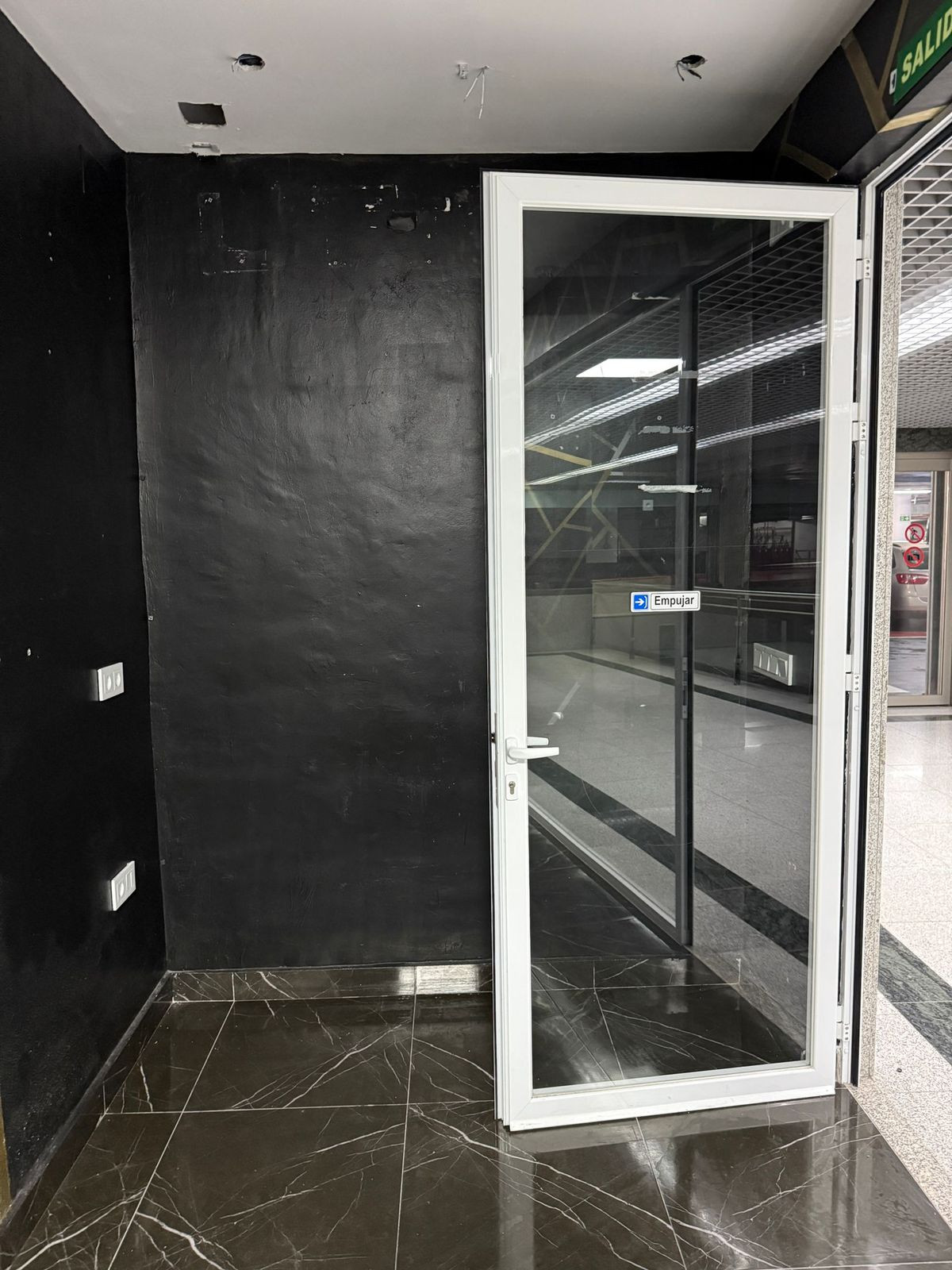 Se vende Local comercial  en Costa Del Sol, Cadiz, España
