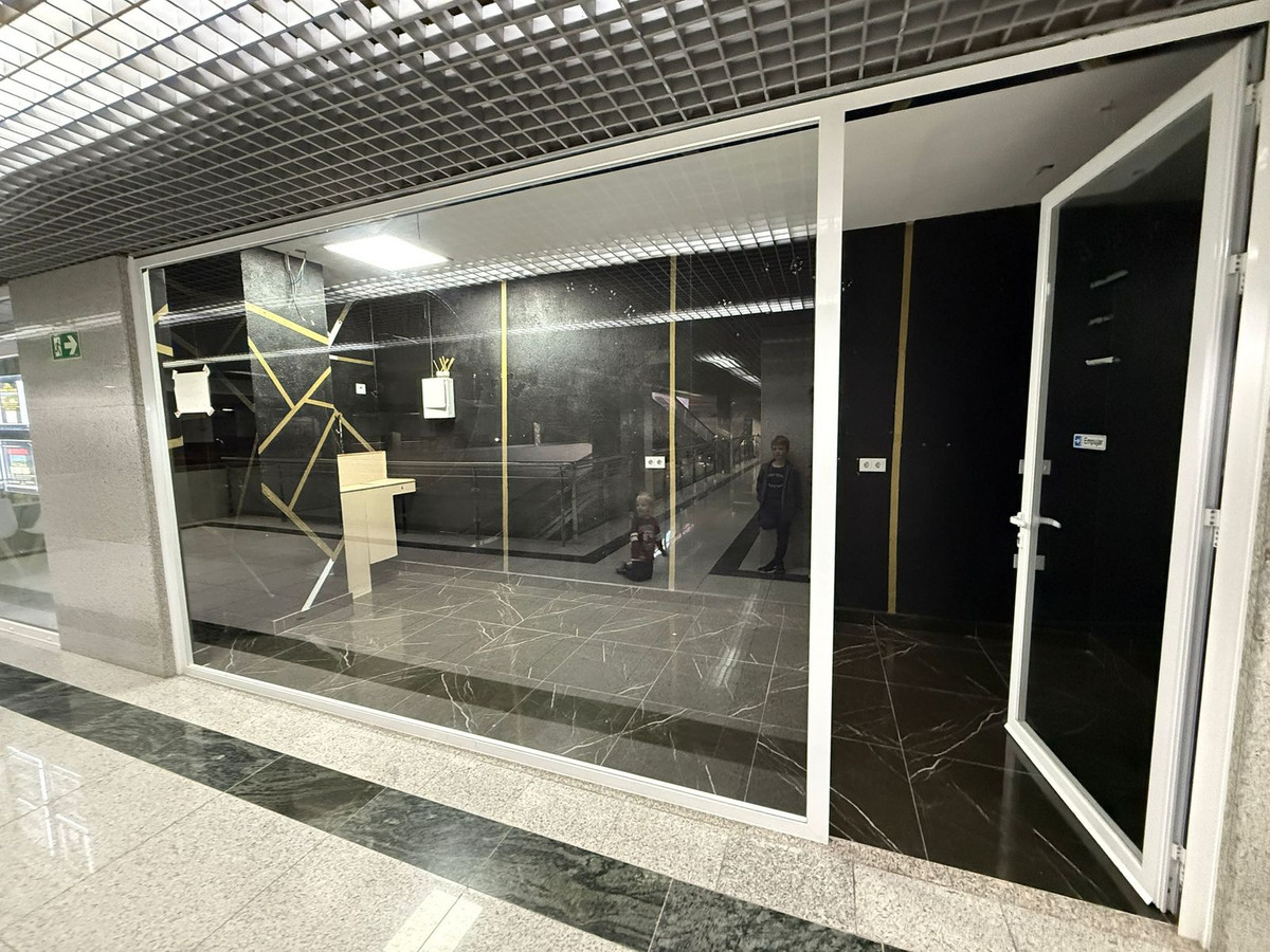 Se vende Local comercial  en Costa Del Sol, Cadiz, España