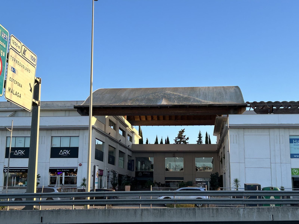 Se vende Local comercial  en Costa Del Sol, Cadiz, España
