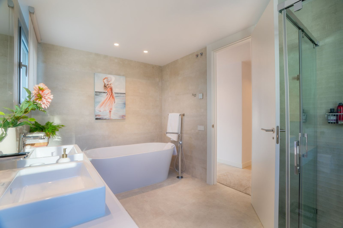 3 Bed Apartment for sale in Marbella Costa Del Sol, Málaga, Spain