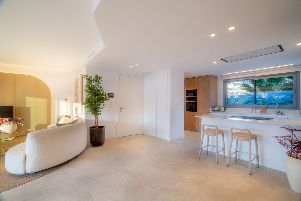 3 Bed Apartment for sale in Marbella Costa Del Sol, Málaga, Spain