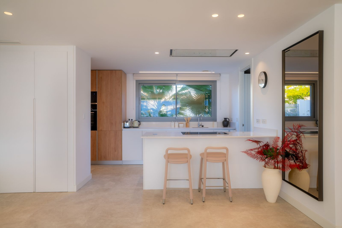 3 Bed Apartment for sale in Marbella Costa Del Sol, Málaga, Spain