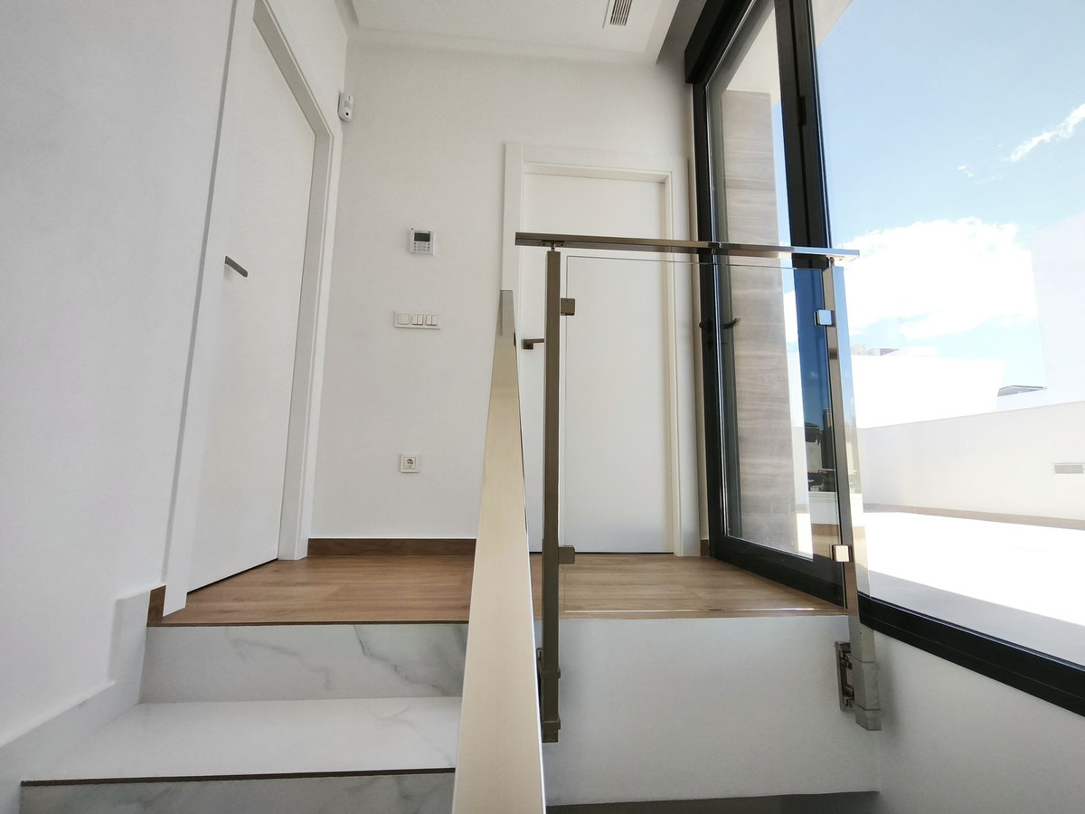 Se vende Villa - Chalet de 3 dormitorios en Costa Blanca, Alicante, España