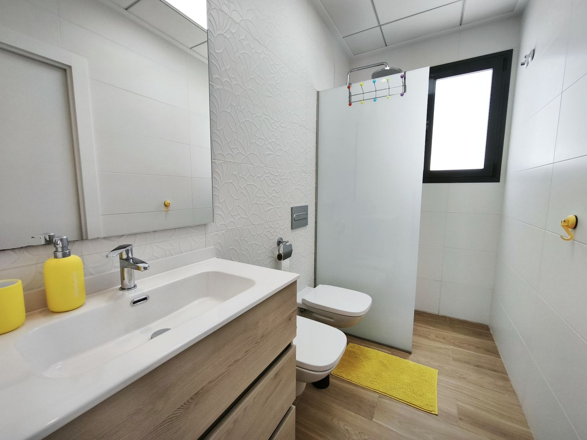 Se vende Villa - Chalet de 3 dormitorios en Costa Blanca, Alicante, España