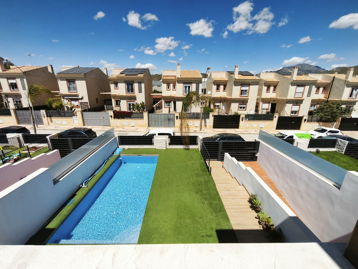 Se vende Villa - Chalet de 3 dormitorios en Costa Blanca, Alicante, España
