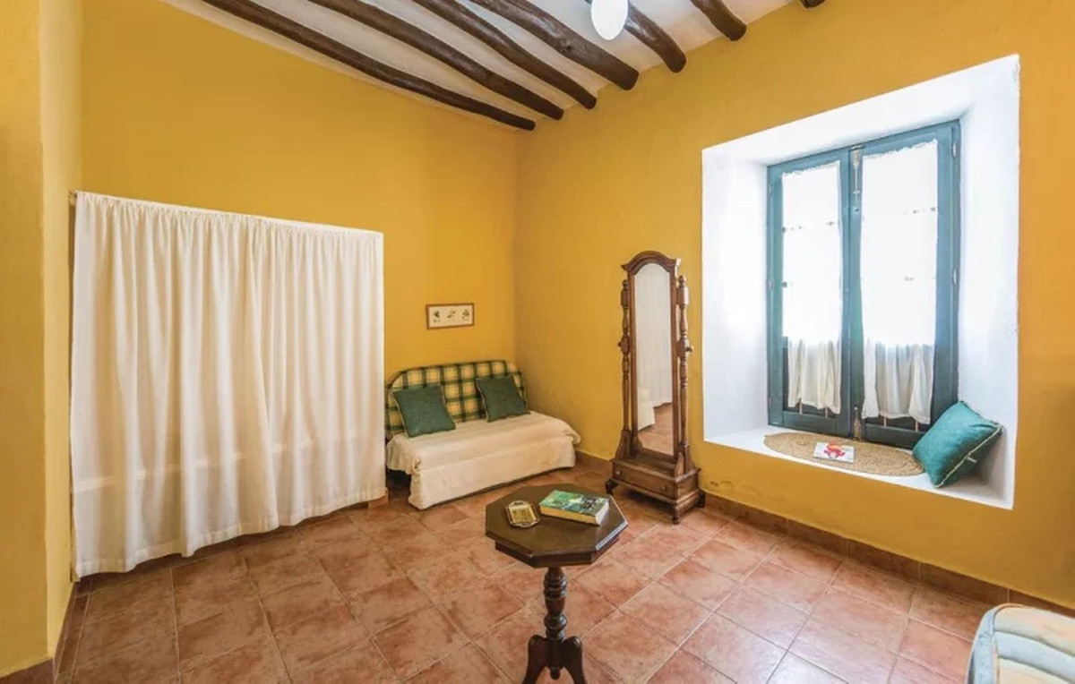 7 Bed Townhouse for sale in Cuevas Del Becerro Costa Del Sol, Málaga, Spain