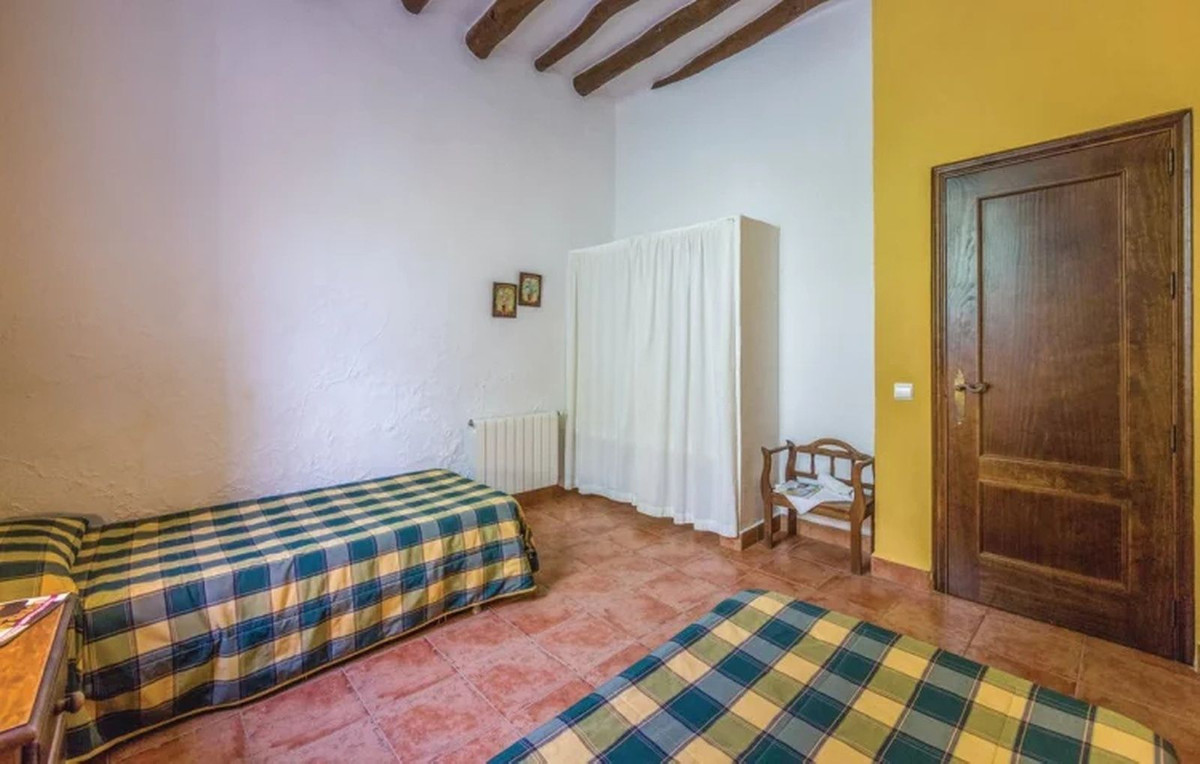 7 Bed Townhouse for sale in Cuevas Del Becerro Costa Del Sol, Málaga, Spain