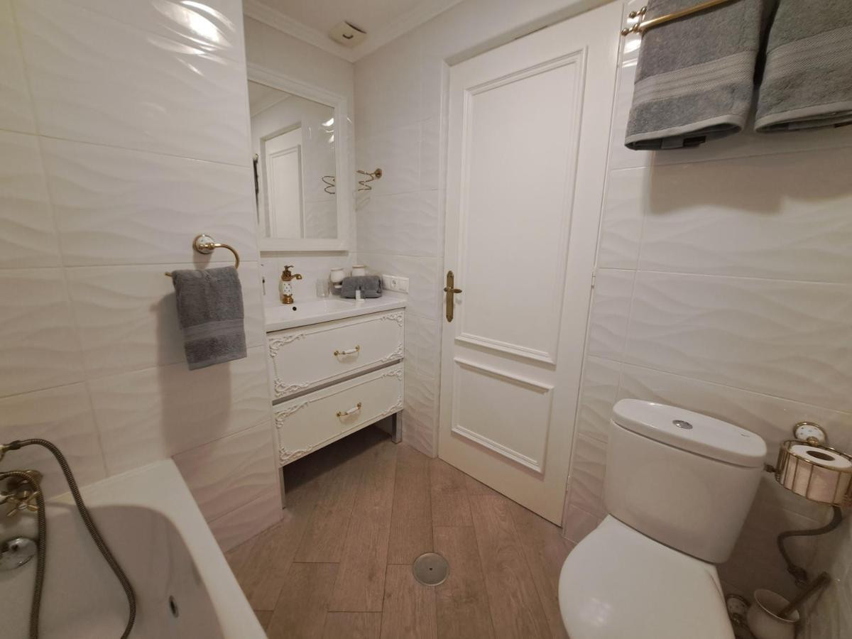 Se vende Apartamento Planta Media de 3 dormitorios en Costa Del Sol, Málaga, España