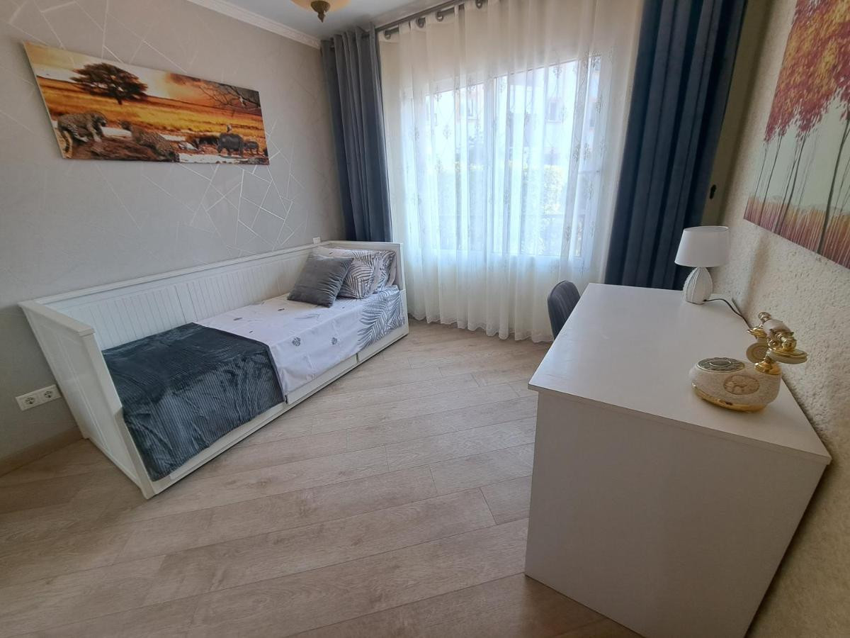 Se vende Apartamento Planta Media de 3 dormitorios en Costa Del Sol, Málaga, España