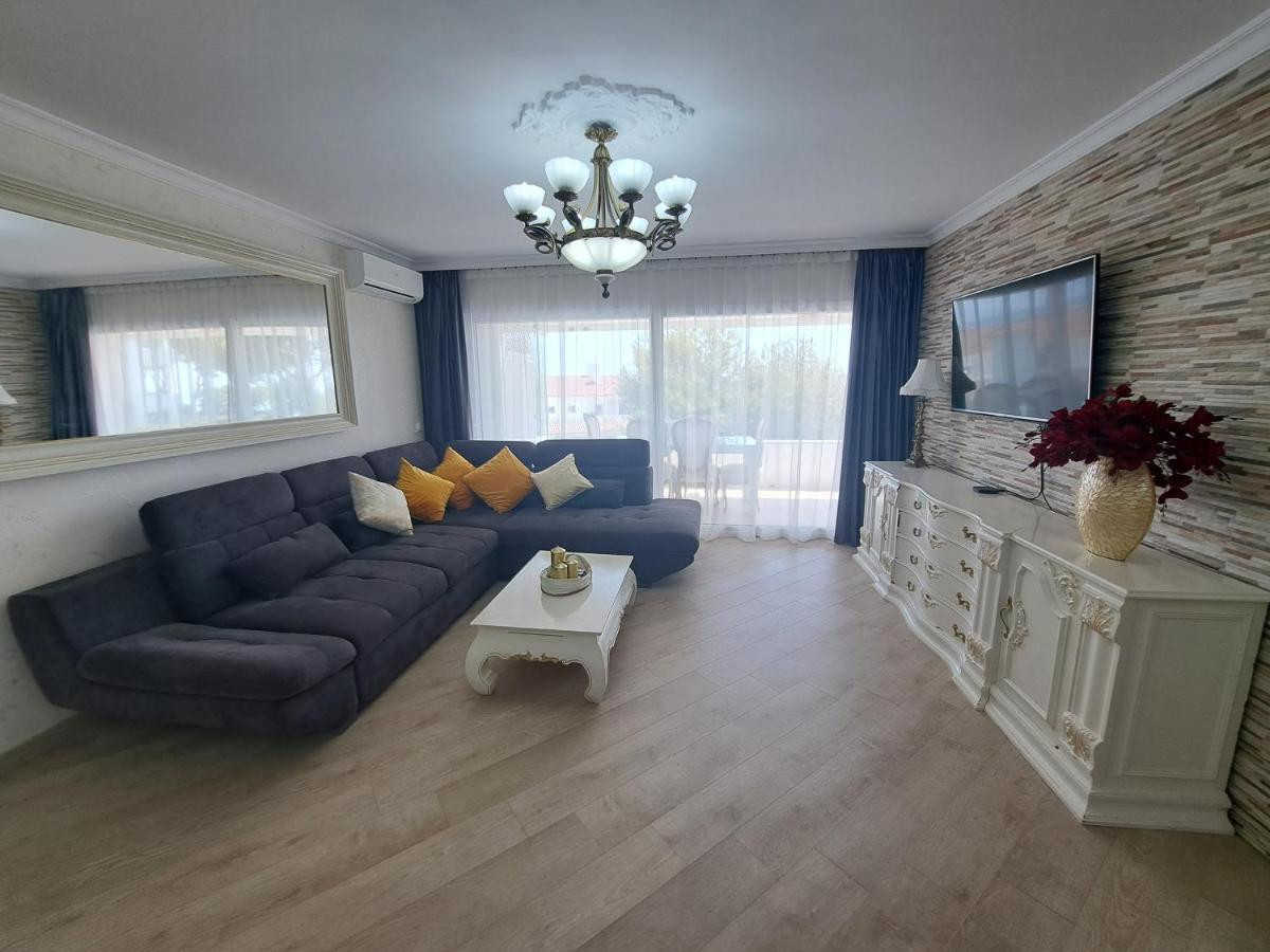 Se vende Apartamento Planta Media de 3 dormitorios en Costa Del Sol, Málaga, España