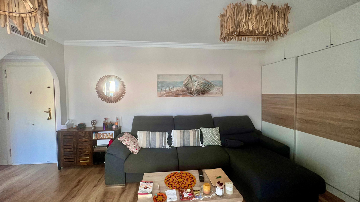1 Bed Apartment for sale in Nueva Andalucía Costa Del Sol, Málaga, Spain