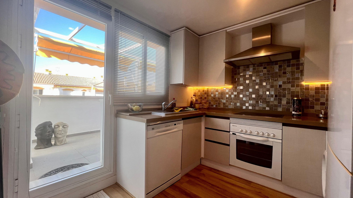 1 Bed Apartment for sale in Nueva Andalucía Costa Del Sol, Málaga, Spain