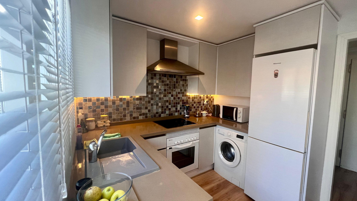 1 Bed Apartment for sale in Nueva Andalucía Costa Del Sol, Málaga, Spain