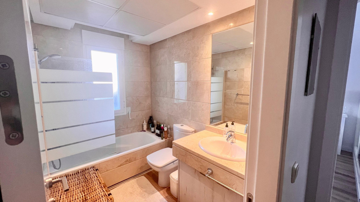 1 Bed Apartment for sale in Nueva Andalucía Costa Del Sol, Málaga, Spain