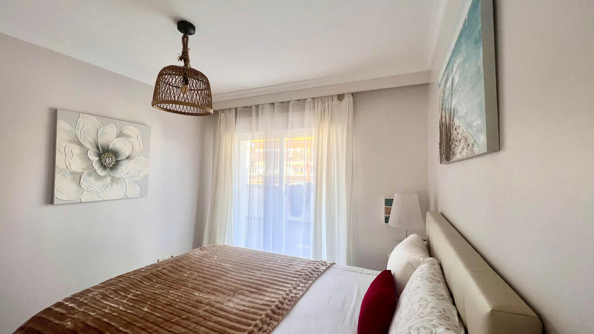 1 Bed Apartment for sale in Nueva Andalucía Costa Del Sol, Málaga, Spain