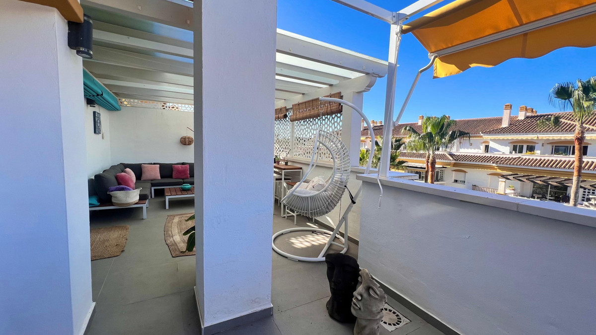 1 Bed Apartment for sale in Nueva Andalucía Costa Del Sol, Málaga, Spain